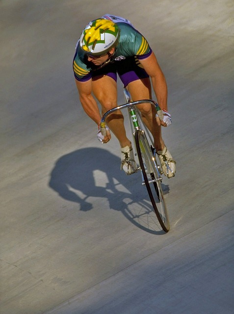 显得气势非 显得气势非